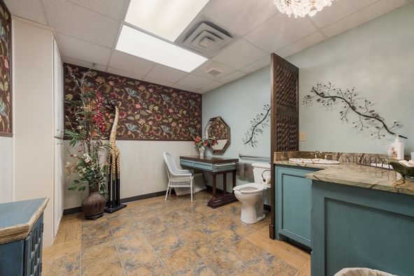 4901 Lakewood Dr, Waco, TX 76710